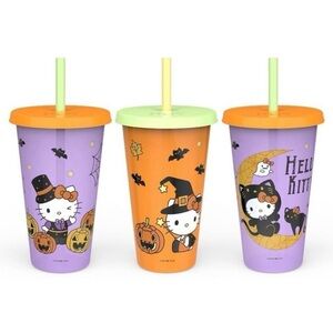 NWT. Hello Kitty Glow-In-The-Dark Halloween Party Cups